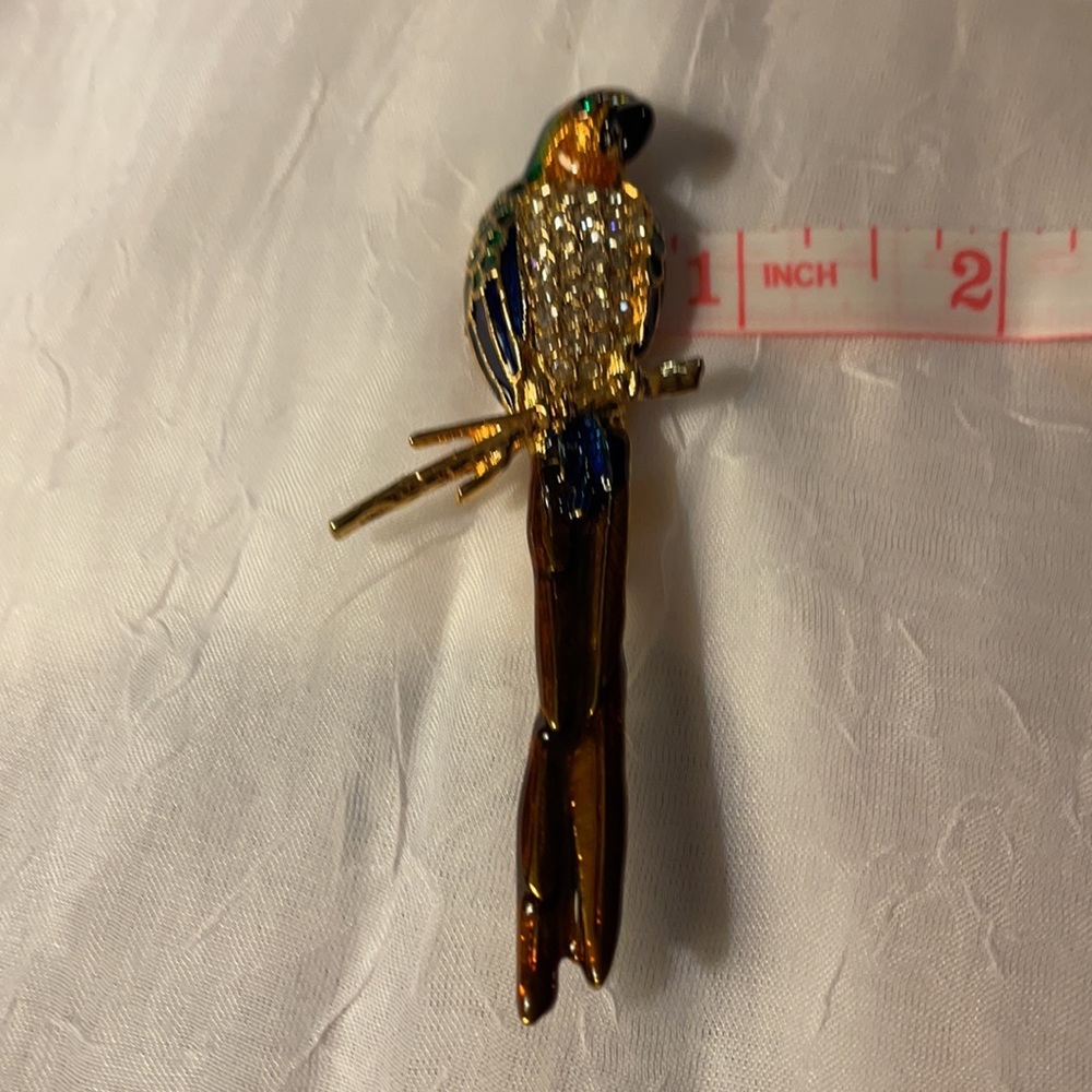Enameled parrot pin with white rhinestones and green rhinestone for eyes - Picture 6 of 6